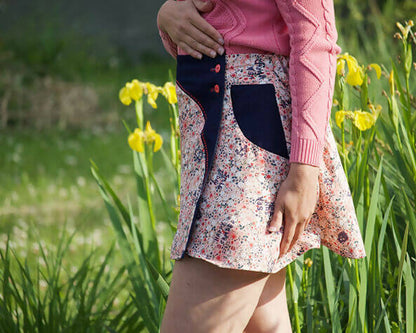 Jupe Améthyste - patron de couture pdf à télécharger, jupe portefeuille fleurie ajustée, pensée pour sublimer toutes les silhouettes.