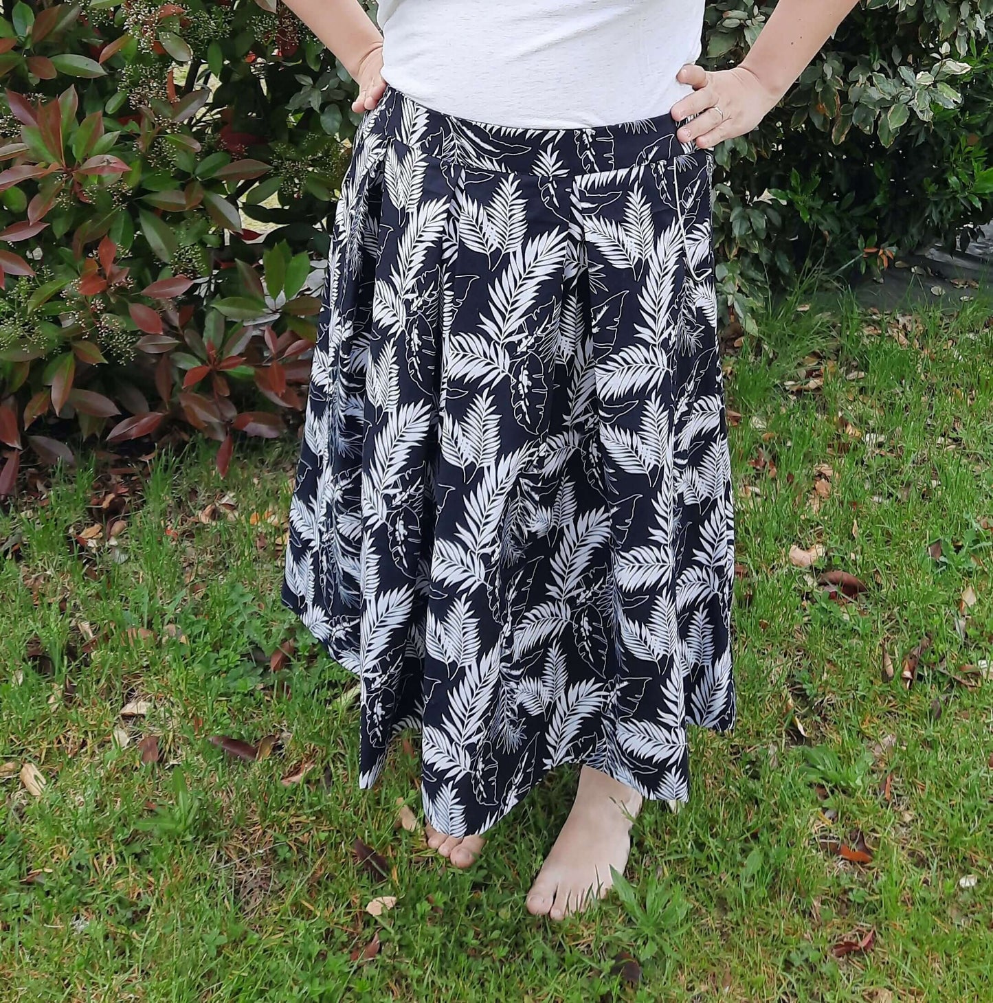 Jupe Hathor - T36 à 50, patron de couture pdf à télécharger avec plis années 60, poches italiennes et fermeture invisible sur le côté.