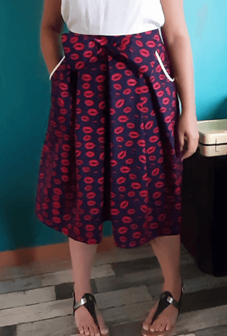 Jupe Hathor - T36 à 50, patron de couture pdf à télécharger, jupe à plis années 60 avec poches italiennes et nœud élégant.