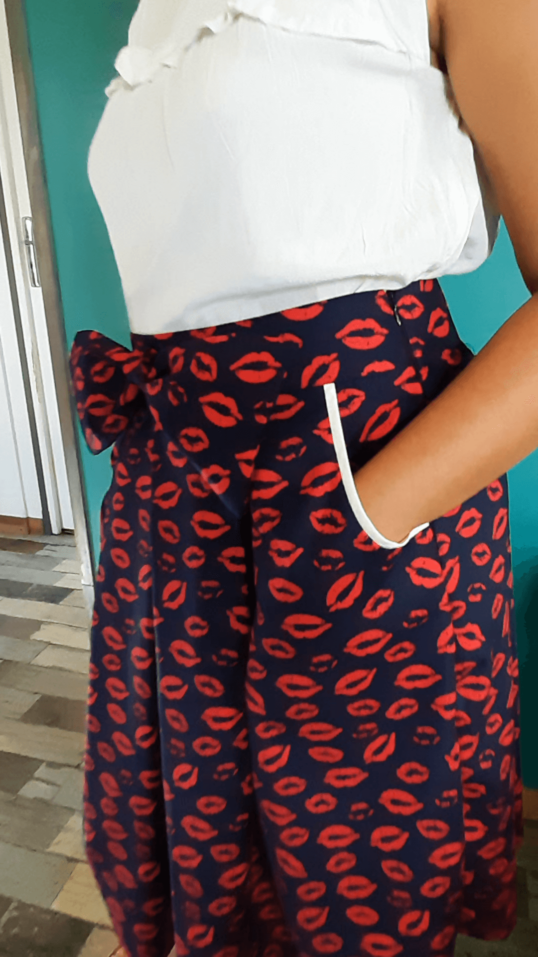 Jupe Hathor - T36 à 50 avec plis années 60 et poches italiennes, patron de couture PDF à télécharger.