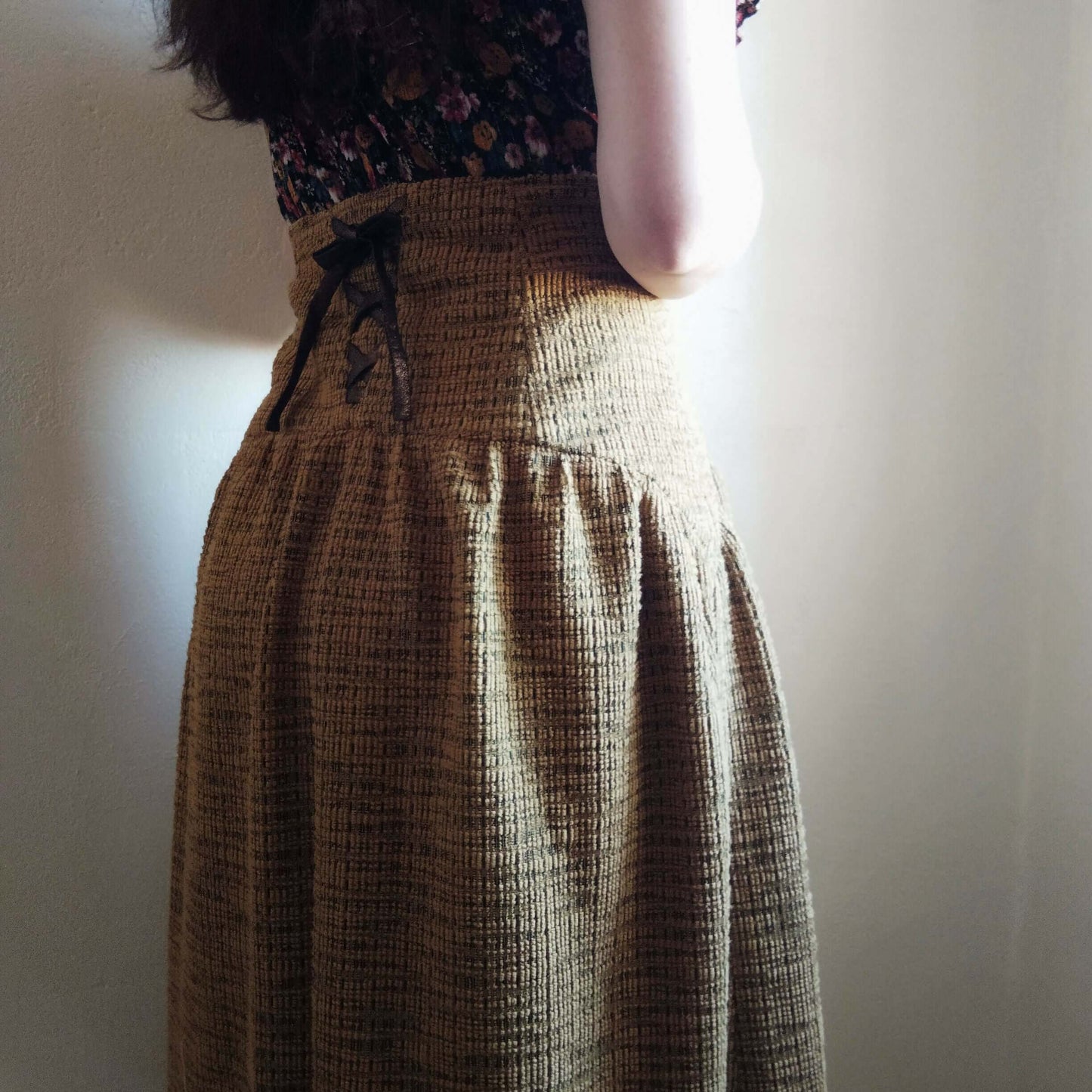 Jupe "Lunapé" du 32 au 60 avec taille très haute et faux laçage, patron de couture PDF à télécharger.