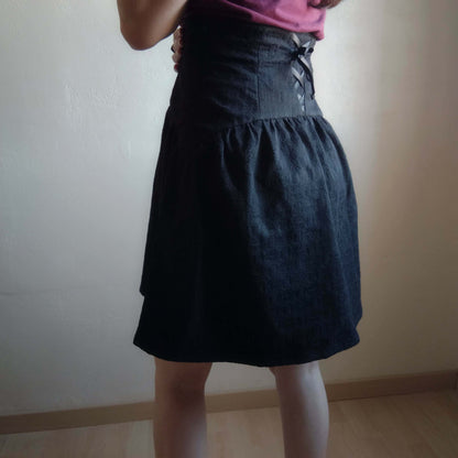 Jupe "Lunapé" du 32 au 60 avec taille haute et faux laçage, patron de couture pdf à télécharger.