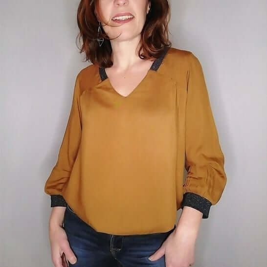 La Blouse CYCLADINE du 34 au 52, blouse femme sport-chic à manches bouffantes, patron de couture pdf à télécharger.