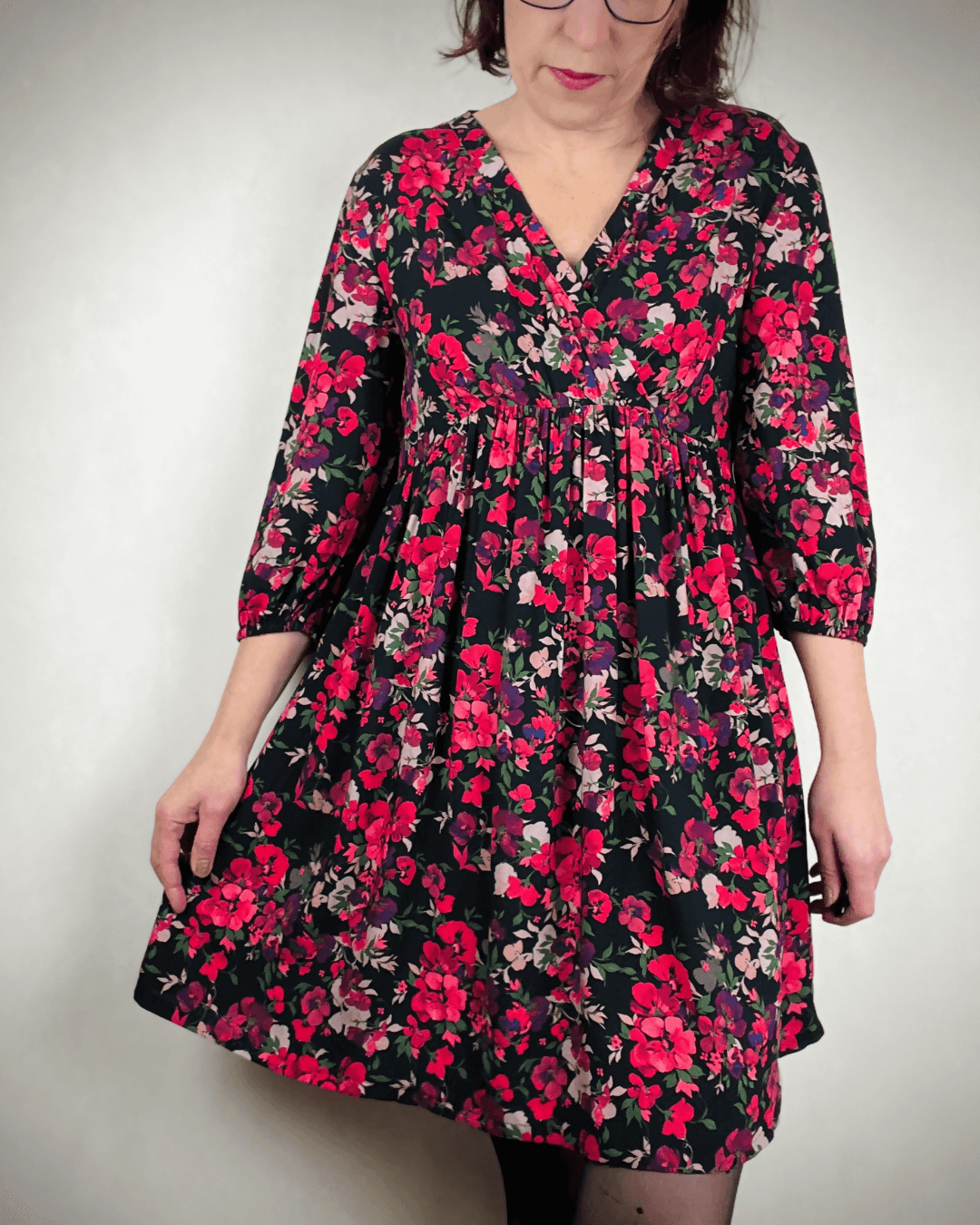 Robe Sorelle du 32 au 52 avec motif floral, patron de couture pdf à télécharger.