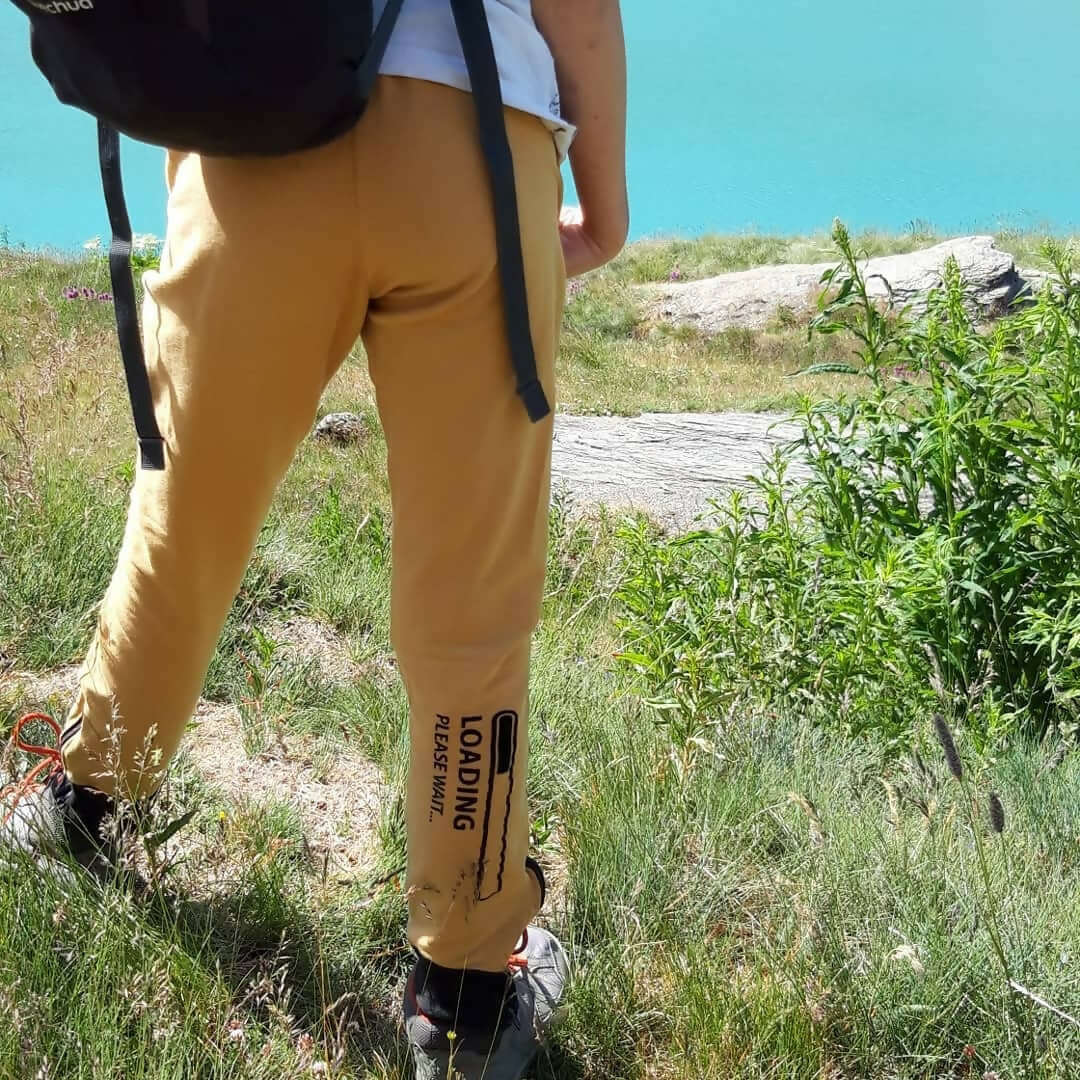 Le Hip-Jogg du 6 au 16 ans, pantalon de jogging confortable en plein air.