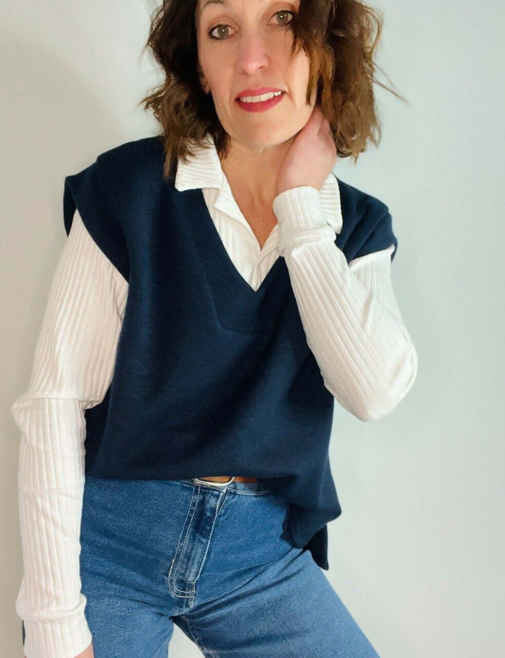 Le Pull Puzzle du 32 au 52, élégant pull sans manches, patron pdf à télécharger pour un look stylé.