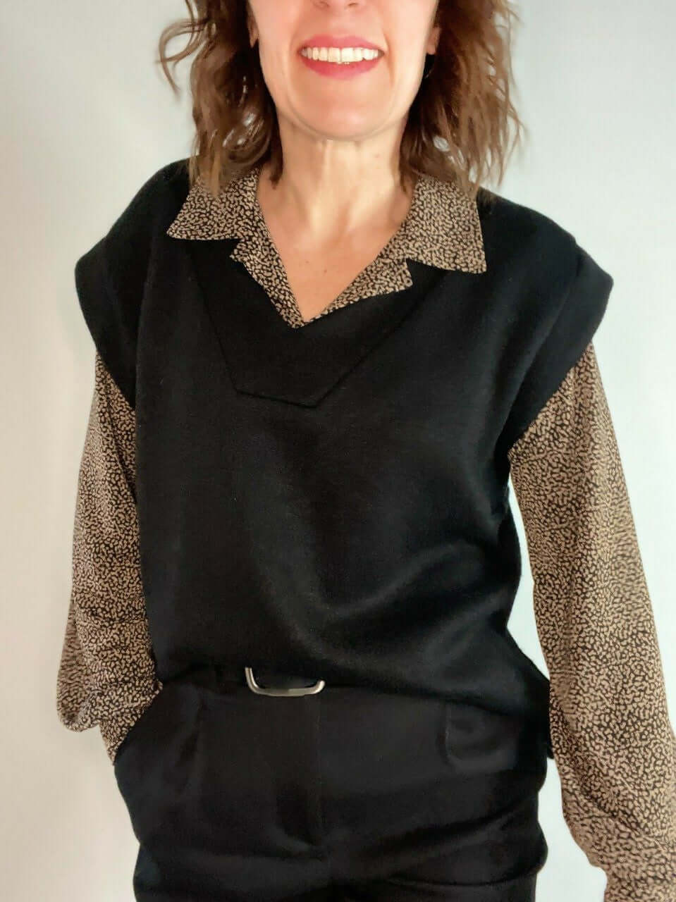 Le Pull Puzzle du 32 au 52, un pull sans manches élégant à porter avec style, patron pdf à télécharger.