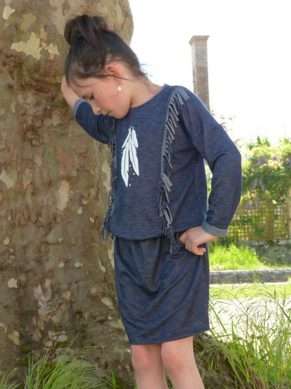 T-shirt et robe Rêve du 6 au 14 ans avec franges et motif plume, patron PDF à télécharger.
