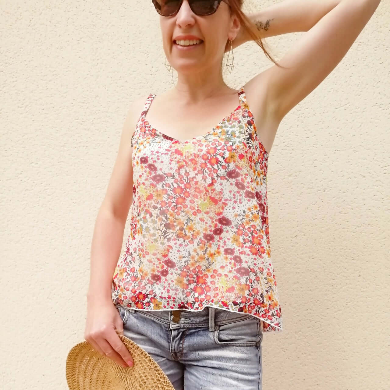 Le Top & Robe DUO du 34 au 46, modèle floral en bretelles, confort et style, patron PDF à télécharger.