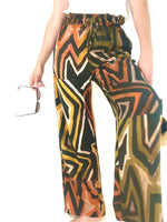 Le pantalon ou short Springy du 32 au 52 avec motif coloré, taille élastiquée mi-haute. Patron de couture pdf à télécharger.
