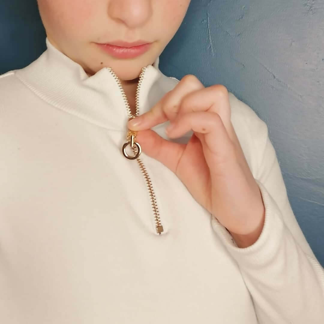 Le pull Socks Duo Femme 34-52 /Fille 6-16 ans avec zip, patron PDF à télécharger, mode féminine moderne.