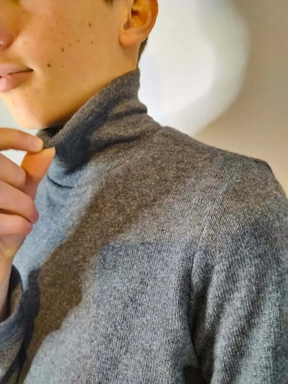 Le pull Socks Duo Homme 38-50 / Garçon 6-16 ans, petit pull 'chaussette' avec col montant.