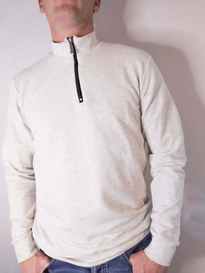 Le pull Socks Duo Homme 38-50 / Garçon 6-16 ans en coloris neutre avec col zippé, style casual et confortable.