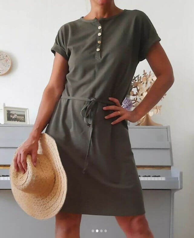 Le t-shirt et la robe Softy du 34 au 52, patron de couture pdf à télécharger, robe pour l'été avec boutons et ceinture.