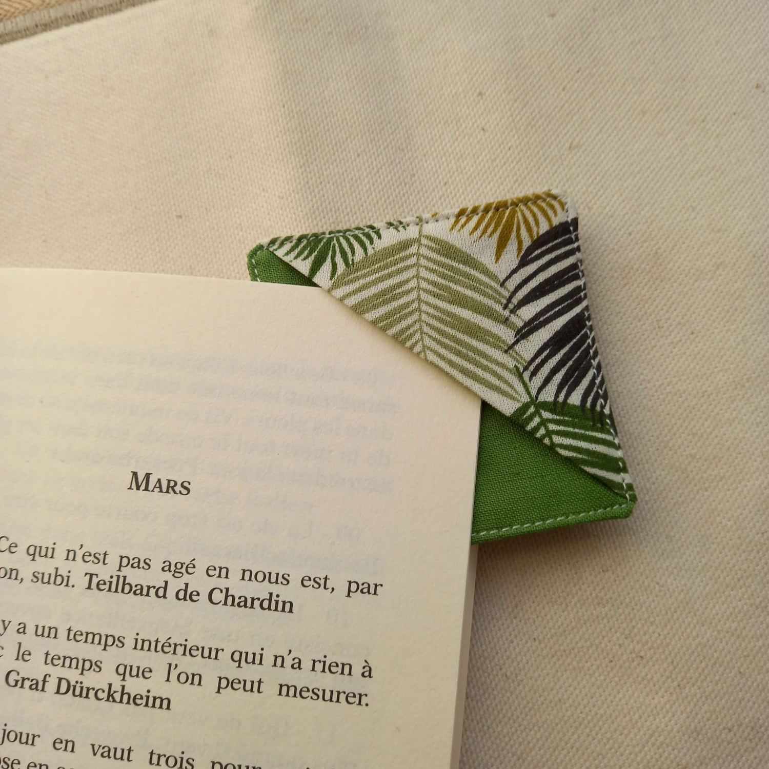 Les 5 MARK' TAPAGE : marque-page en couture avec motifs végétaux, patron de couture pdf à télécharger.