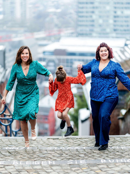 Famille portant MANDARINE : la robe / blouse portefeuille, patron de couture pdf à télécharger