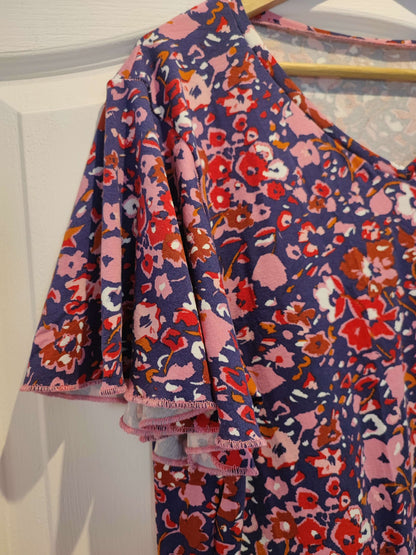 MELLITE - Tshirt / Débardeur pour Femme avec manches papillon fleuries, patron de couture pdf à télécharger.