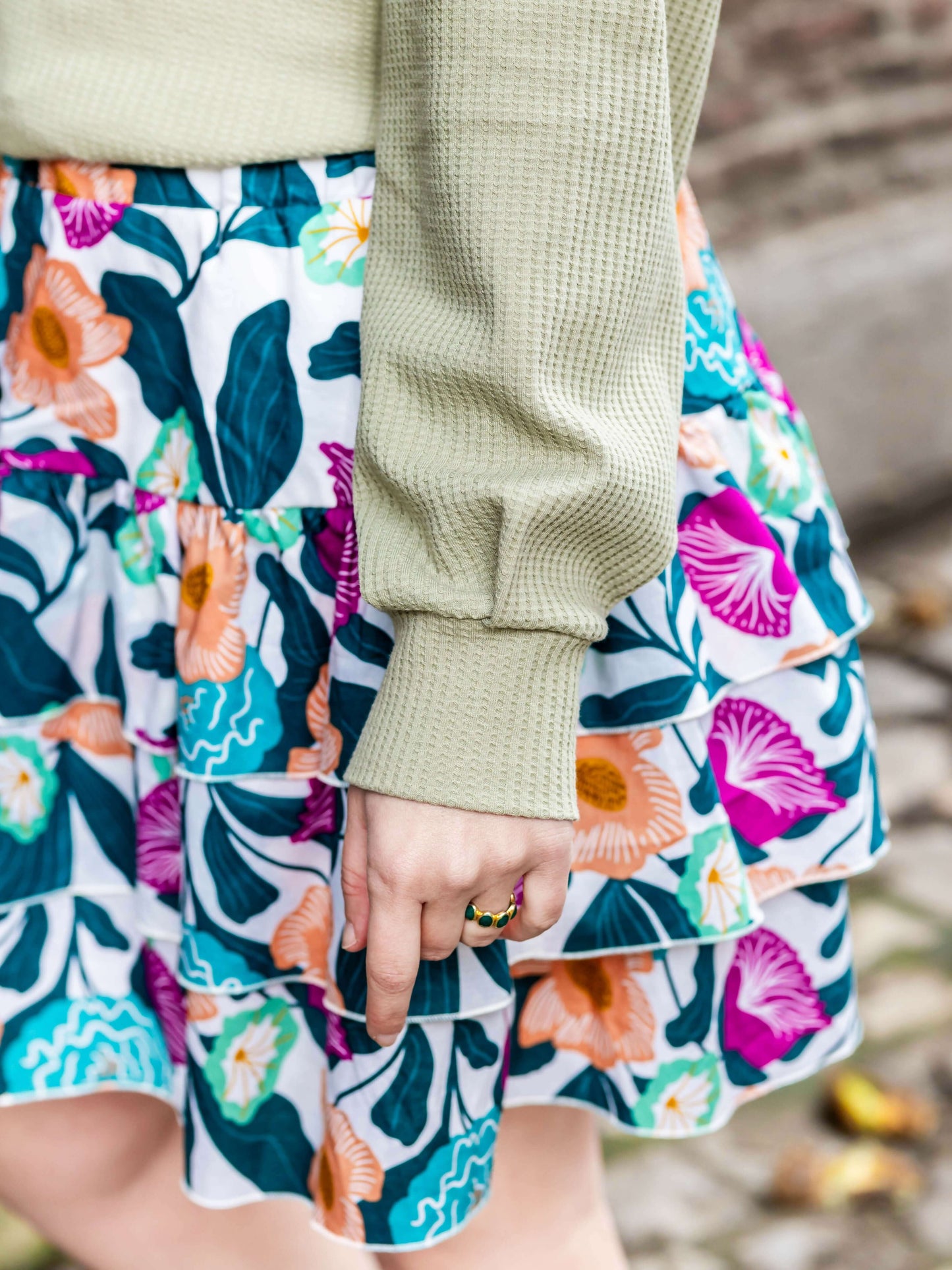 MERISE - La jupette à volants en tissu floral, patron de couture pdf à télécharger, parfaite pour toutes saisons.