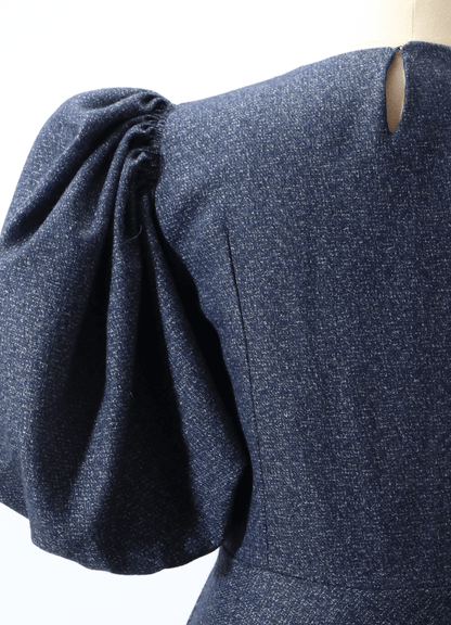 OLGA robe-taille de 30 à 58 EU avec manches bouffantes, patron de couture pdf à télécharger en bleu élégance et féminité.