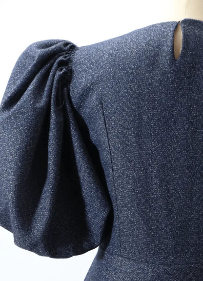 OLGA robe-taille de 30 à 58 EU avec manches bouffantes, patron de couture pdf à télécharger en bleu élégance et féminité.