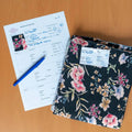 Organiseur de projets couture Miss Cactus avec patron de couture pdf à télécharger, tissu floral et fiche d'inventaire couture.