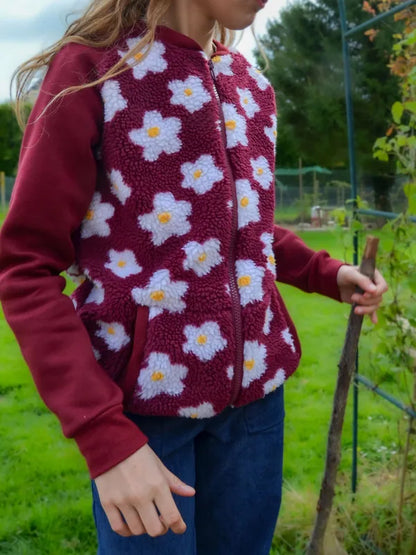 Enfant portant un sweat floral du Pack ASCENSION - 5 sweats pour toute la famille, patron de couture pdf à télécharger.