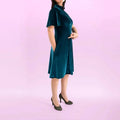 Robe élégante du Pack Duo GABY - Patron Robe & Blouse Femme + Enfant, patron de couture pdf à télécharger, en tissu bleu velours.