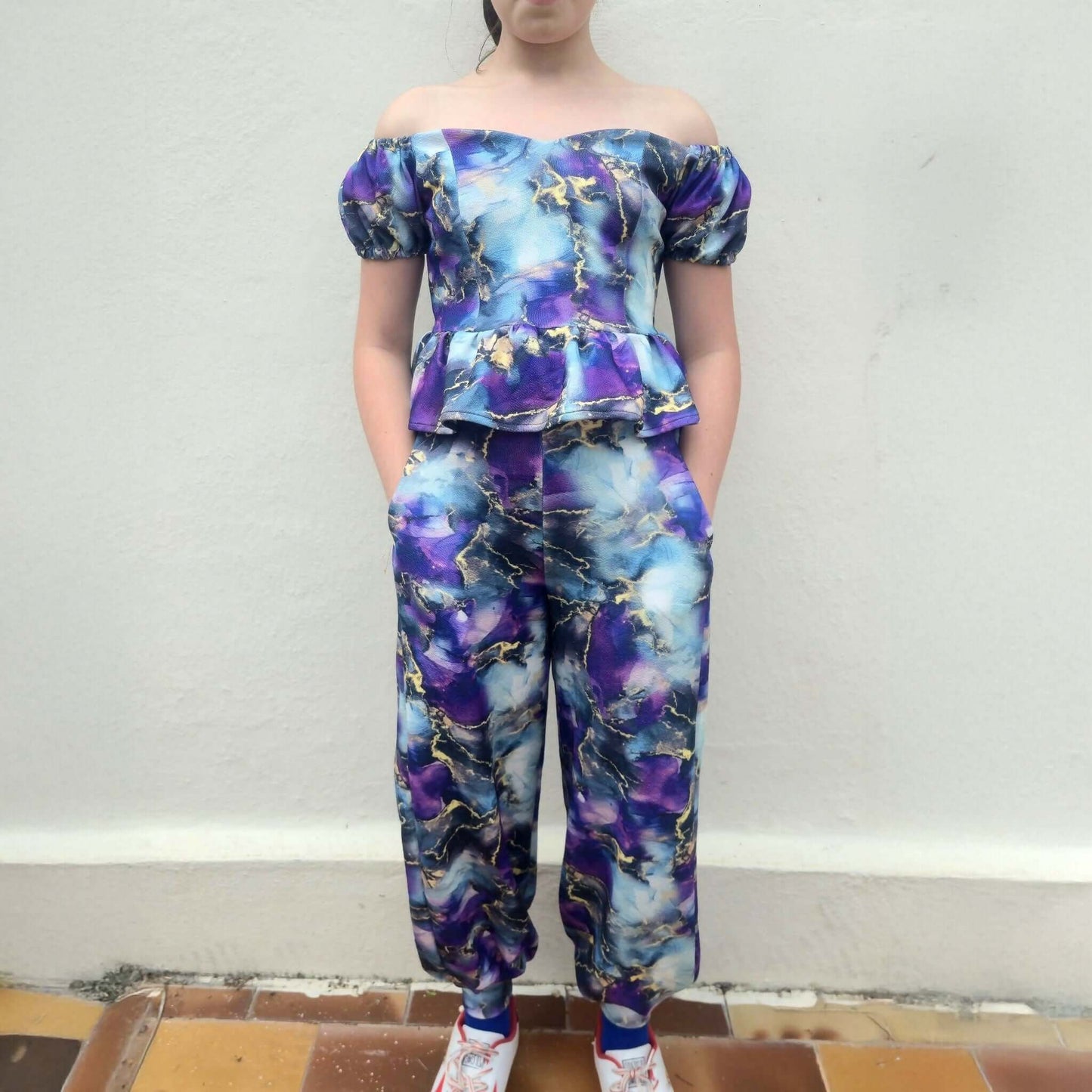 Pack Yasmine Enfants - Top + pantalon coloré avec motifs abstraits, idéal pour patrons de couture pdf à télécharger. Ensemble élégant et confortable.