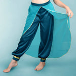 Pantalon Yasmine Enfants avec ceinture haute et jambes bouffantes. Patron de couture PDF à télécharger disponible.