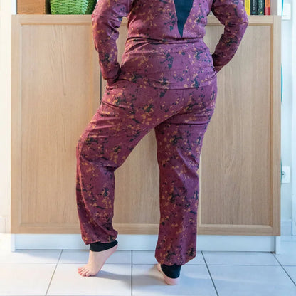 Pantalon pyjama sportwear, 34 au 56, 4 statures – Camomille, patron de couture pdf à télécharger, vue arrière vêtement confort