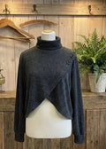 Patron PDF Gilet Tourmaline du 32 au 60, vue de face en jersey gris anthracite, col roulé, cache-cœur asymétrique