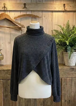 Patron PDF Gilet Tourmaline du 32 au 60, vue de face en jersey gris anthracite, col roulé, cache-cœur asymétrique
