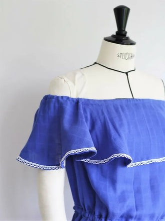 Patron PDF Robe Kahlo femme du 34 au 48, encolure bardée avec voile bleu électrique et dentelle blanche