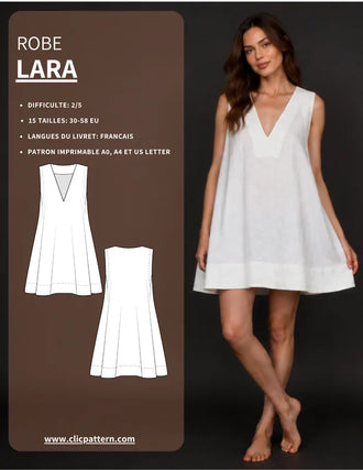 Femme portant le Patron PDF Robe LARA du 30 au 58, robe trapèze blanche sans manches à col V, tombé fluide et léger