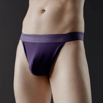 Patron PDF Sous-vêtements Homme WAKE UP STAR du XS au XXXL, slip en jersey violet porté de profil