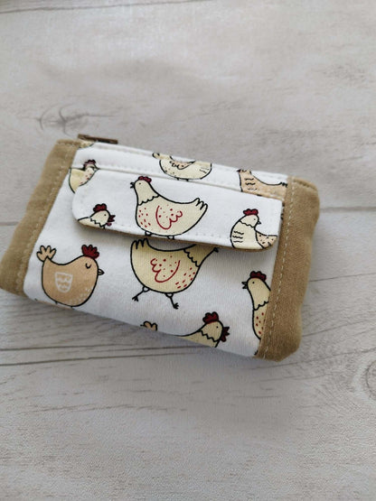 Porte-monnaie multifonction en tissu avec motif de poules, parfait pour organiser vos essentiels avec style.