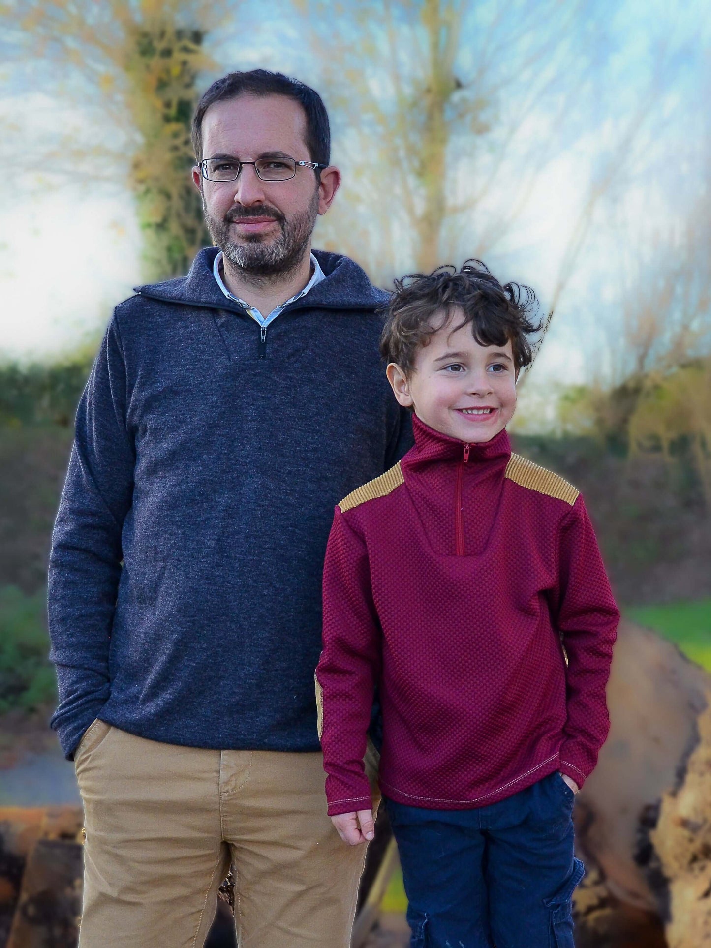 Modèles portant Pull TRUCK du XXS au 6XL, patron de couture pdf à télécharger avec options personnalisables.