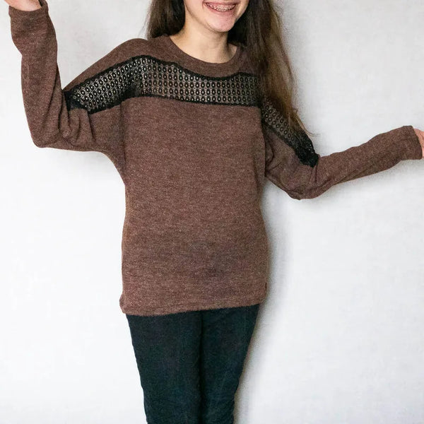 Pull femme avec empiècements, 34 au 56, 4 statures – Poivre et sel, patron de couture pdf à télécharger, manches kimono, dentelle