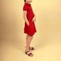 Robe / Blouse Gaby - Patron couture enfant du 2 au 14 ans, en rouge, patron de couture pdf à télécharger, vue profil.