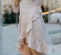Robe Cache-Coeur - XS-XL - ANGELICA en tissu imprimé zébré, patron de couture pdf à télécharger, style féminin élégant.