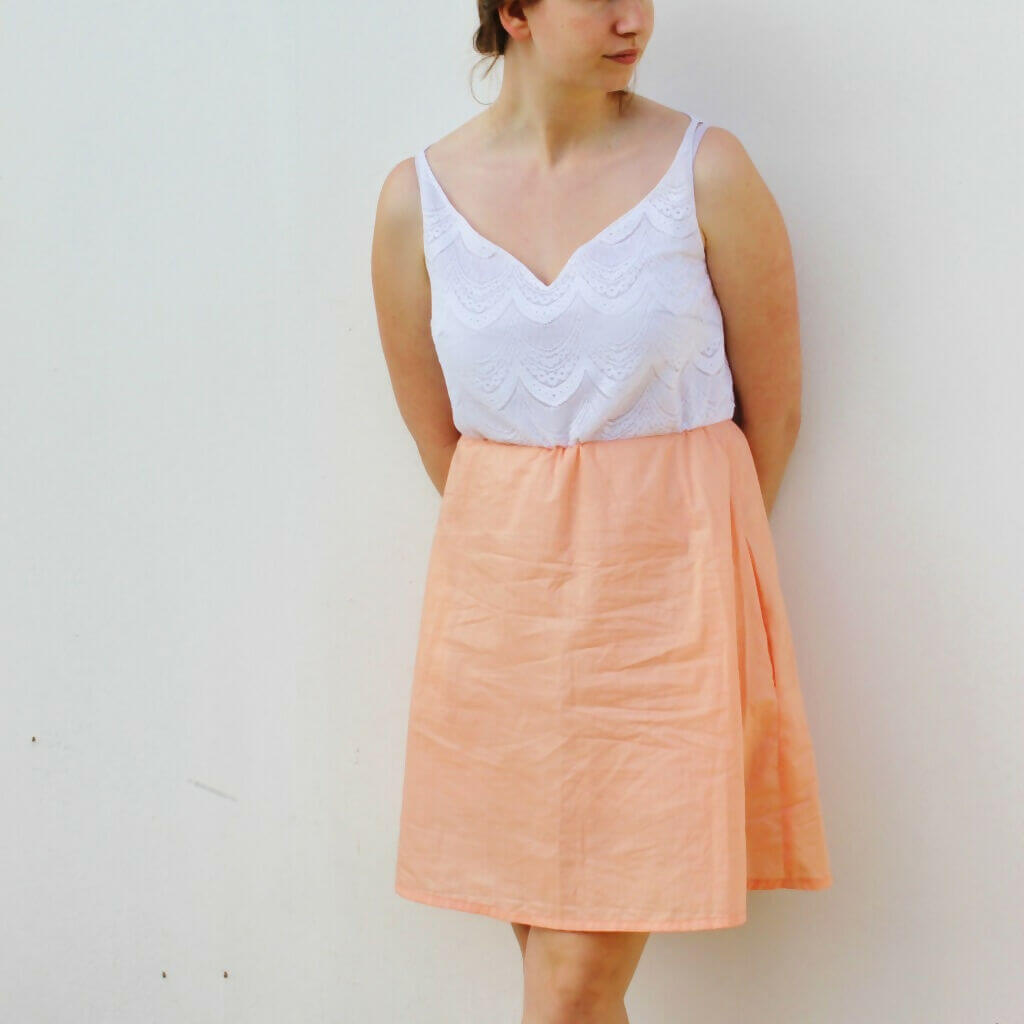 Robe Cilaos - 32 au 56 : Patron de couture pdf à télécharger, robe décontractée avec décolleté en cœur et taille élastiquée.