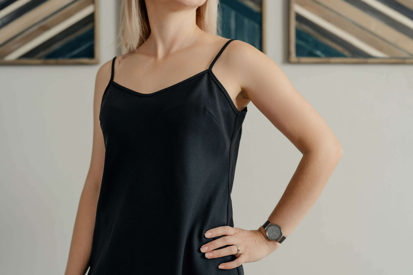 Robe Dark Star du XXS au L - patron de couture PDF à télécharger, robe fluide et élégante en soie, idéale pour couturières intermédiaires.