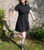 Femme portant la Robe / Blouse Gaby - Patron couture femme du 34 au 58, patron de couture pdf à télécharger.