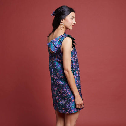 Robe L'Audacieuse - T34 à 48 dans un tissu floral, patron de couture pdf à télécharger, collection festive.