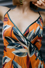 Robe - XS/L - FALL IN LOVE en tissu imprimé feuilles, patron de couture pdf à télécharger. Niveau intermédiaire. Tailles XS à XL.