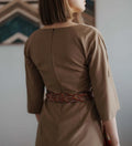 Vue arrière Robe - XS/XL - SOFIA avec ceinture, patron de couture pdf à télécharger, taille intermédiaire, format A4, A0, US Letter.
