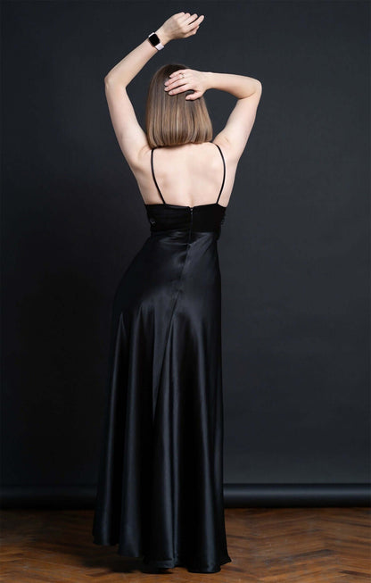 Robe de soirée - XS/M - BLACK SWAN en satin noir, vue arrière, patron de couture PDF à télécharger, niveau intermédiaire.