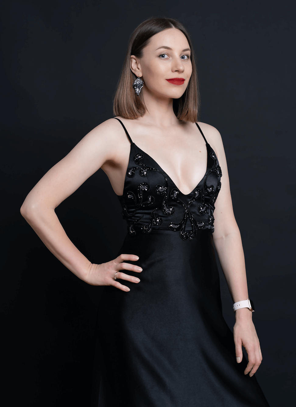 Robe de soirée - XS/M - BLACK SWAN, modèle élégant en soie noire, patron de couture PDF à télécharger, niveau intermédiaire.