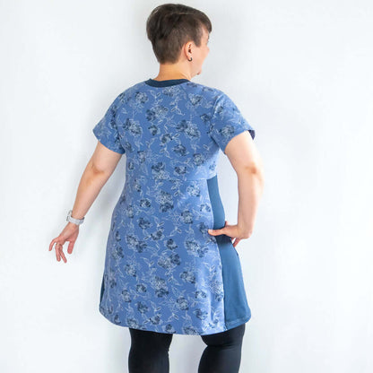 Personne portant la Robe tunique sportwear, 34 au 56, 4 statures – Cranberry, vue de dos, patron de couture pdf à télécharger.