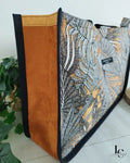 Sac cabas MARGARET patron PDF Loumajinne, vue détail avec anses en cuir cognac et façade motifs géométriques